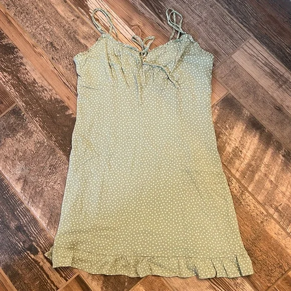 green emerald velvet dress Middle Ground Linen Maxi Dress main image 1